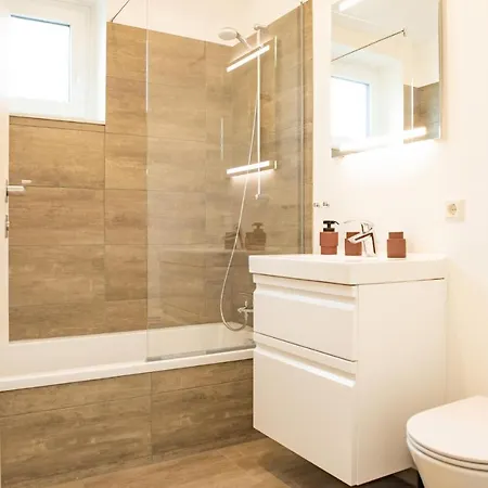 Holiday home Stunning In Lembruch-duemmer With Kitchen *